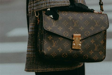 neppe louis vuitton muts|louis vuitton monogram bags.